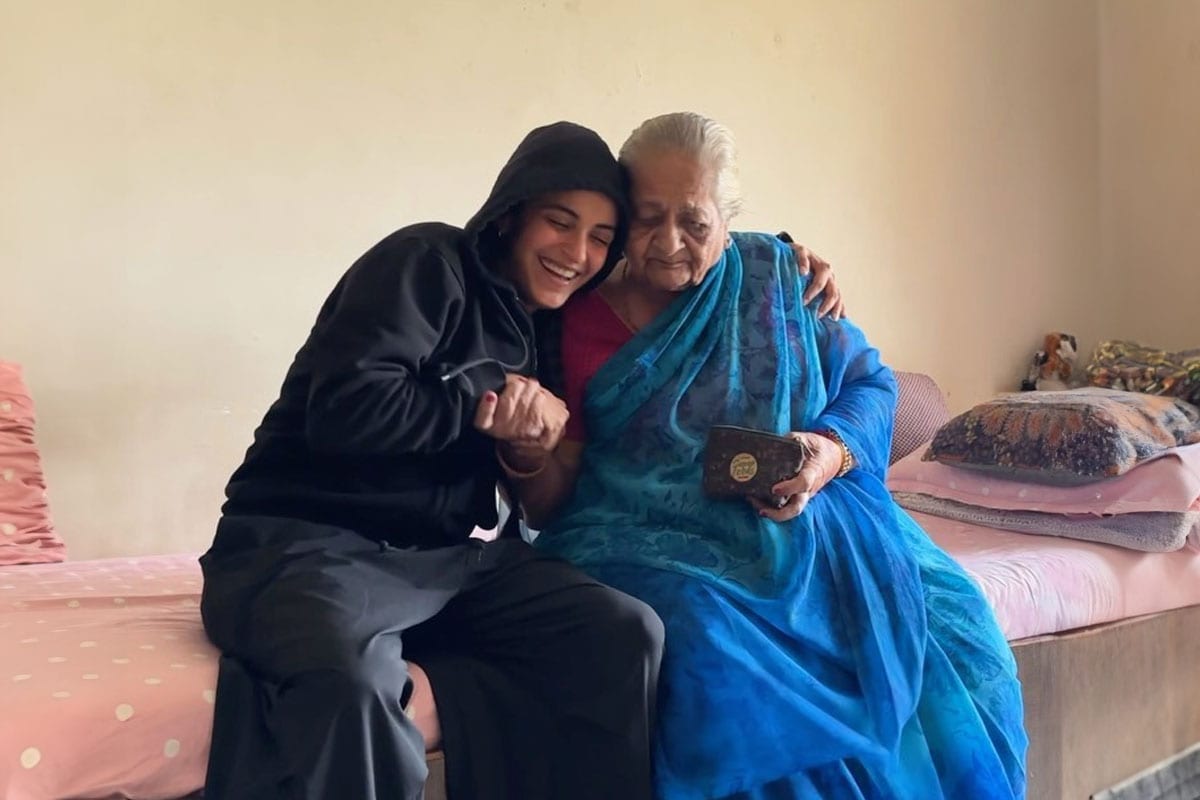 Ruhee Dosani Believes In The Art Of Respecting Elders Ruhee Dosani Believes In The Art Of Respecting Elders