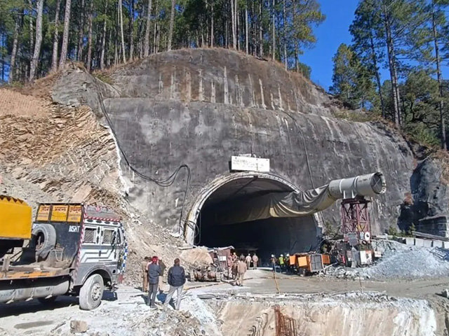 उत्तरकाशी सुरंग हादसा: प्रधानमंत्री मोदी ने CM धामी से की बात, राहत-बचाव कार्यों की ली जानकारी