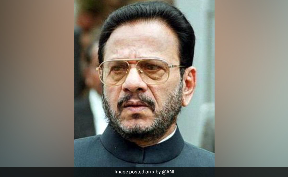 इंदिरा गांधी के लिए अपनी संसदीय सीट छोड़ने वाले कर्नाटक के नेता डीबी चंद्रगौड़ा का निधन