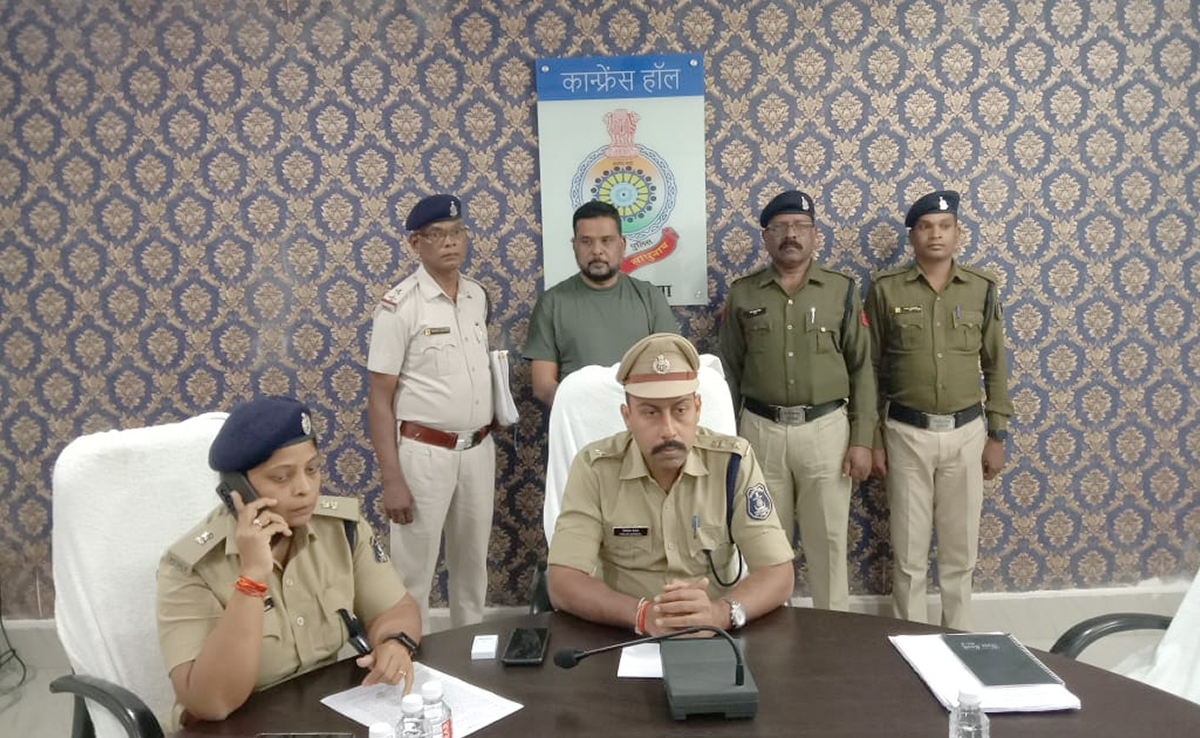 CG News: जिला बदर आरोपी को पुलिस ने किया गिरफ्तार, न्यायालय में किया गया पेश