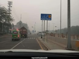 Memes And Pictures Flood Social Media As Lahore Engulfs In Thick Smog Memes And Pictures Flood Social Media As Lahore Engulfs In Thick Smog