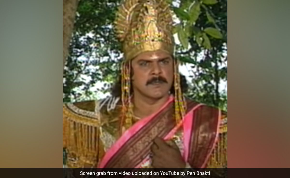 35 साल में इतना बदल गए हैं महाभारत के कर्ण, कभी मूंछों हटाने के लिए कहने पर छोड़ दिया था 'अर्जुन' का रोल