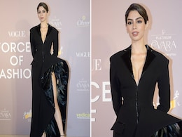 Khushi Kapoor Looks More Like Veronica Lodge Than Betty Cooper In A Feathered Jean-Louis Sabaji Blazer Gown Khushi Kapoor Looks More Like Veronica Lodge Than Betty Cooper In A Feathered Jean-Louis Sabaji Blazer Gown