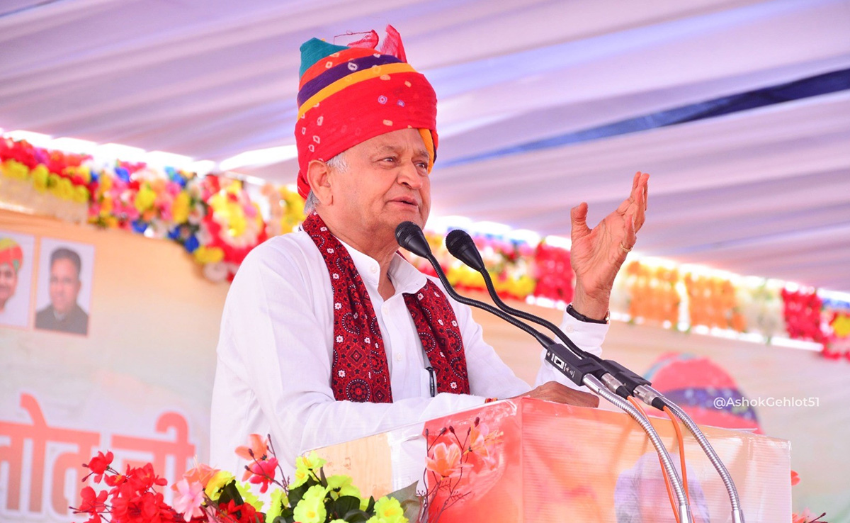 'आप मांगते-मांगते थक जाओगे, मैं देते-देते नहीं थकूंगा', जोधपुर में कांग्रेस प्रत्याशी के प्रचार में बोले CM गहलोत