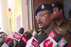 एल्विश यादव को पूछताछ के लिए बुलाएगी नोएडा पुलिस, तीन टीमें गठित एल्विश यादव को पूछताछ के लिए बुलाएगी नोएडा पुलिस, तीन टीमें गठित