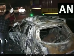 दिल्ली-जयपुर हाइवे पर ऑयल टैंकर ने कार और पिकअप वैन को मारी जोरदार टक्कर, 4 की मौत