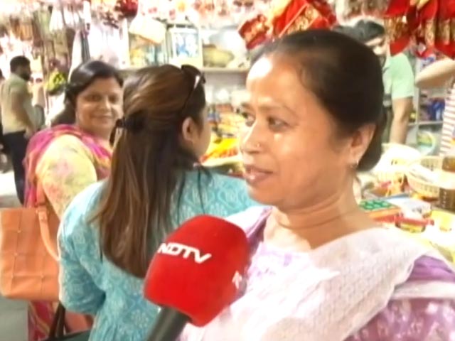 दीवाली को लेकर जयपुर के बाजारों में खरीदारों की भीड़