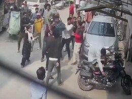 दिल्ली : प्रॉपर्टी विवाद में जमकर चले लाठी-डंडे, बीच बचाव कर रहे शख्स की संदिग्ध मौत दिल्ली : प्रॉपर्टी विवाद में जमकर चले लाठी-डंडे, बीच बचाव कर रहे शख्स की संदिग्ध मौत