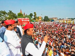 मध्य प्रदेश चुनाव : अखिलेश यादव को ले जा रहे हेलीकॉप्टर में आई खराबी, सुरक्षित उतारा गया मध्य प्रदेश चुनाव : अखिलेश यादव को ले जा रहे हेलीकॉप्टर में आई खराबी, सुरक्षित उतारा गया