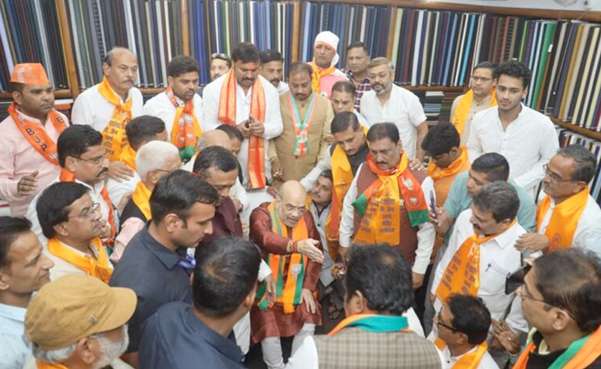 नाराज जैन समाज को साधने की कोशिश में अमित शाह, 20 हजार वोटों पर BJP की नजर