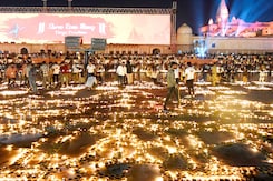 22 Lakh Diyas Light Up Ayodhya On Diwali Eve 22 Lakh Diyas Light Up Ayodhya On Diwali Eve