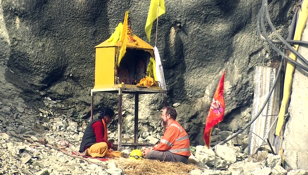 “Have To Say ‘Thank You’ At Temple”: Expert Arnold Dix After Tunnel Rescue “Have To Say ‘Thank You’ At Temple”: Expert Arnold Dix After Tunnel Rescue