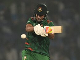 SL vs BAN T20 World Cup : बांग्लादेश की जीत में चमका CSK का स्टार, श्रीलंका को मिली 2 विकेट से हार SL vs BAN T20 World Cup : बांग्लादेश की जीत में चमका CSK का स्टार, श्रीलंका को मिली 2 विकेट से हार
