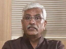 एक्शन मोड में दिखे केंद्रीय मंत्री शेखावत, अधिकारियों की लगाई क्लास, कहा जनता तक पहुंचे..