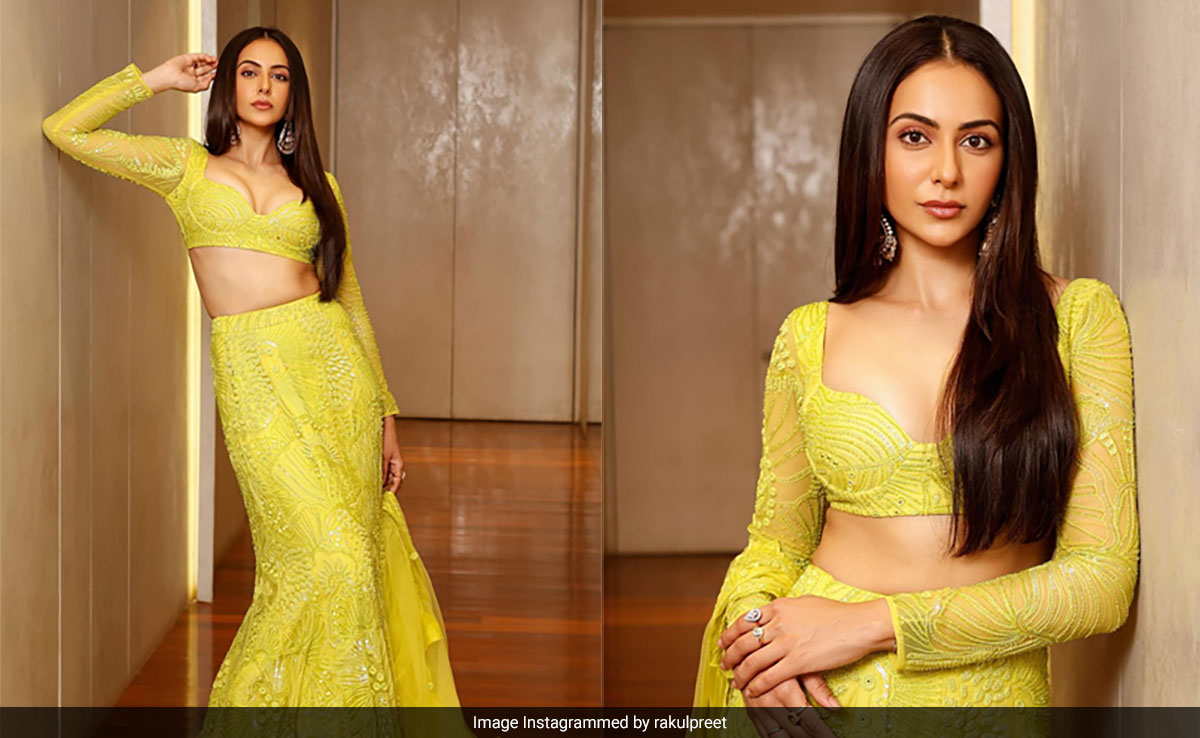 Rakul Preet Singh's Rs 2.50 Lakh Lime Mishru <i>Lehenga</i> Is The Freshest Take On The Festive Fashion