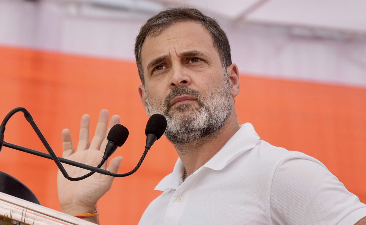 राहुल गांधी को 'राष्ट्रीय शर्म' बताने का मुद्दा गरमाया, कांग्रेस नेताओं ने चुनाव आयोग से की MP CM शिवराज की शिकायत राहुल गांधी को 'राष्ट्रीय शर्म' बताने का मुद्दा गरमाया, कांग्रेस नेताओं ने चुनाव आयोग से की MP CM शिवराज की शिकायत