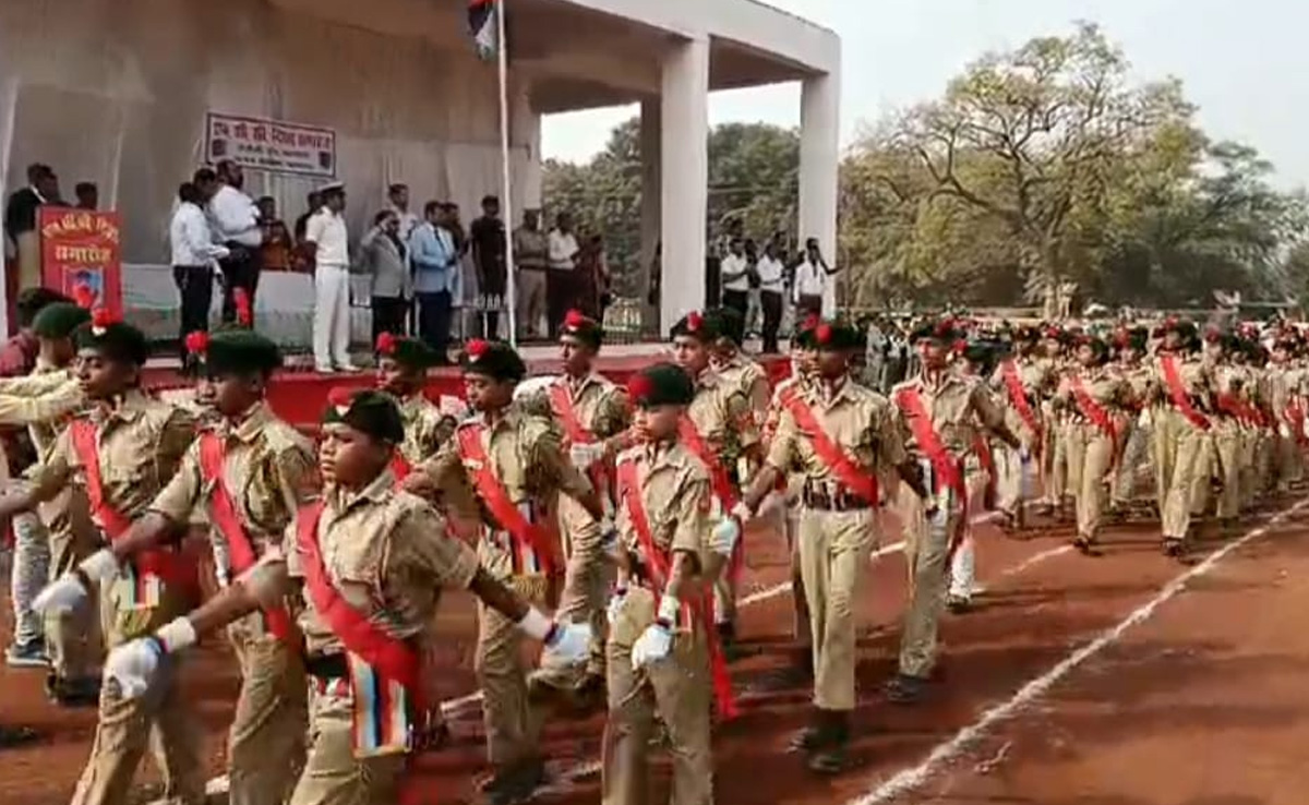 CG News: 75वें स्थापना दिवस पर NCC कैडेट ने दिखाया जौहर, कारनामे देख हैरत में पड़े लोग