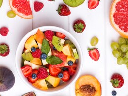 Should You Eat Fruits For Breakfast? Experts Explain The Right Way Should You Eat Fruits For Breakfast? Experts Explain The Right Way