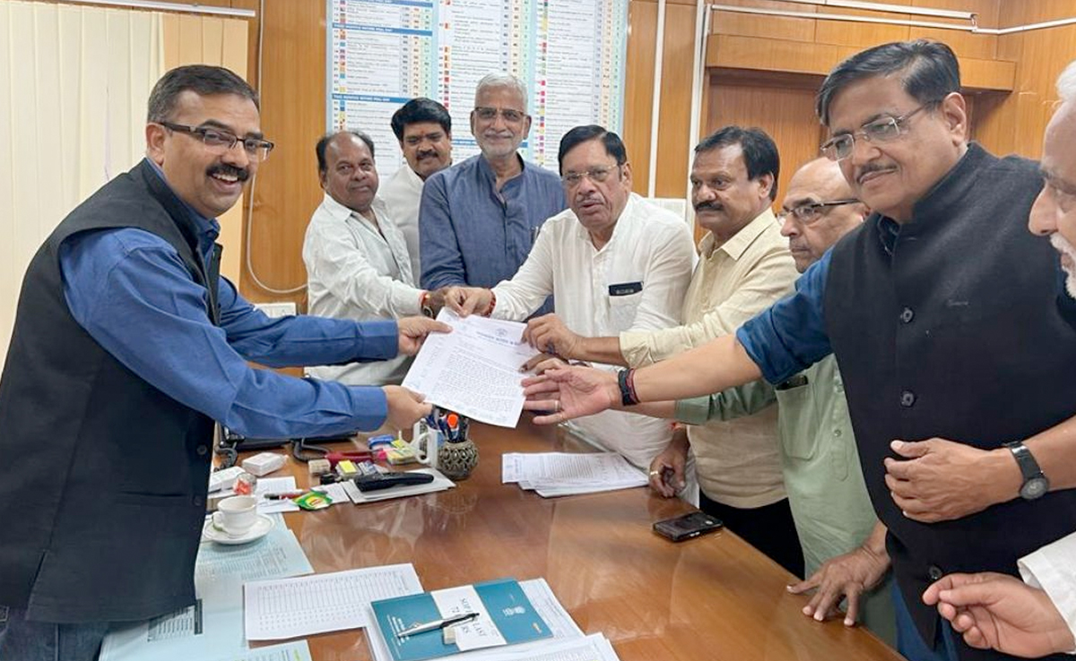 MP Election 2023: कांग्रेस ने चुनाव आयोग से की हर स्ट्रांग रूम में जनरेटर लगाने की मांग, जानिए क्या है वजह ? 