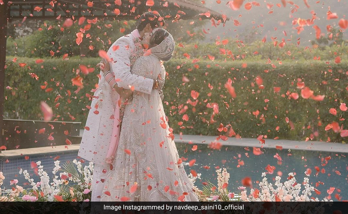 झीलों की नगरी उदयपुर में भारतीय क्रिकेटर नवदीप सैनी ने रचाई शादी, वायरल हो रही तस्वीरें