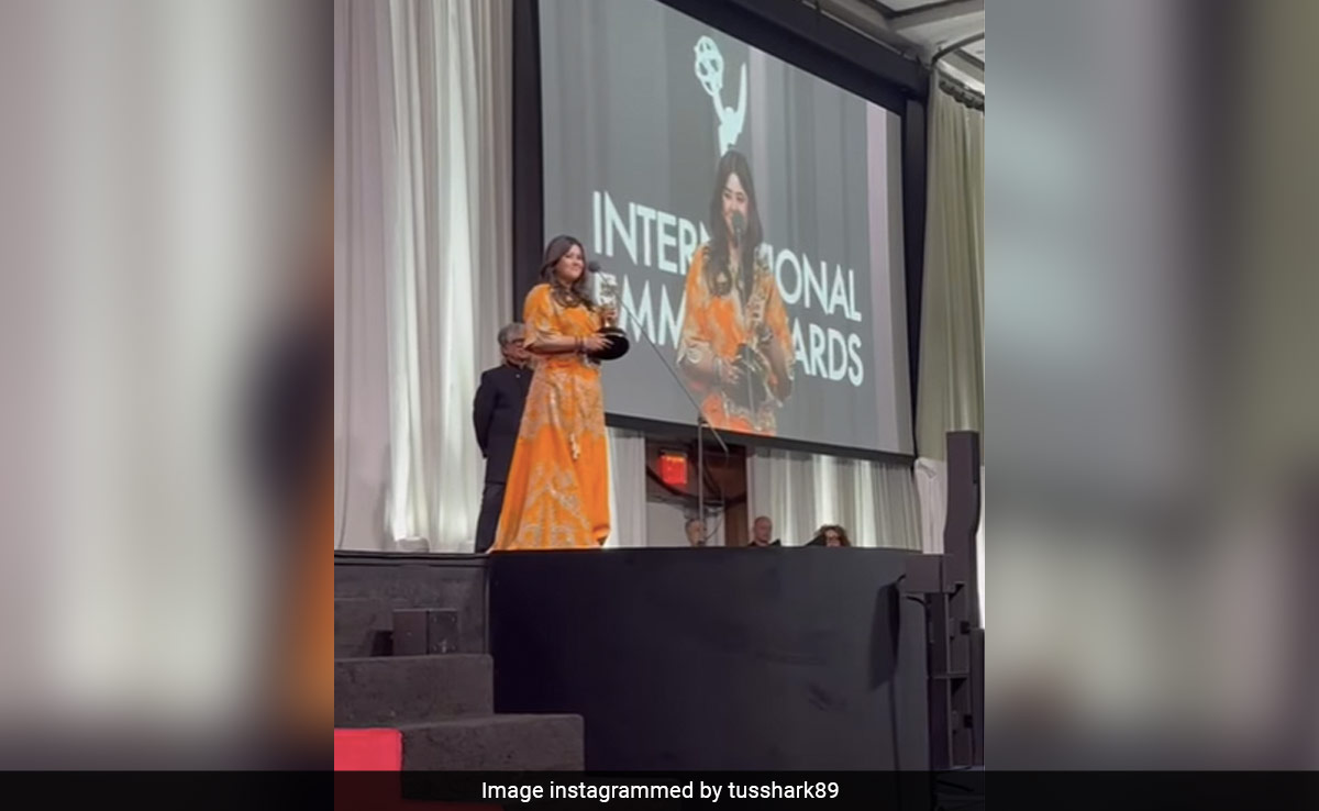 In Her International Emmy Speech, Ektaa Kapoor Thanked Dad Jeetendra And Brother Tusshar For "Babysitting Her Son"