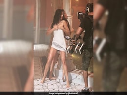 कैटरीना कैफ का टॉवल फाइट सीन देखकर ये था विक्की कौशल का रिएक्शन, कान में कही थी ये बात कैटरीना कैफ का टॉवल फाइट सीन देखकर ये था विक्की कौशल का रिएक्शन, कान में कही थी ये बात