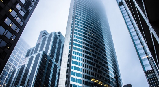 मल्‍टीनेशनल कंपनियों में मजदूरों से भेदभाव भरा सलूक? जानिए क्‍या कहते हैं एक्‍सपर्ट