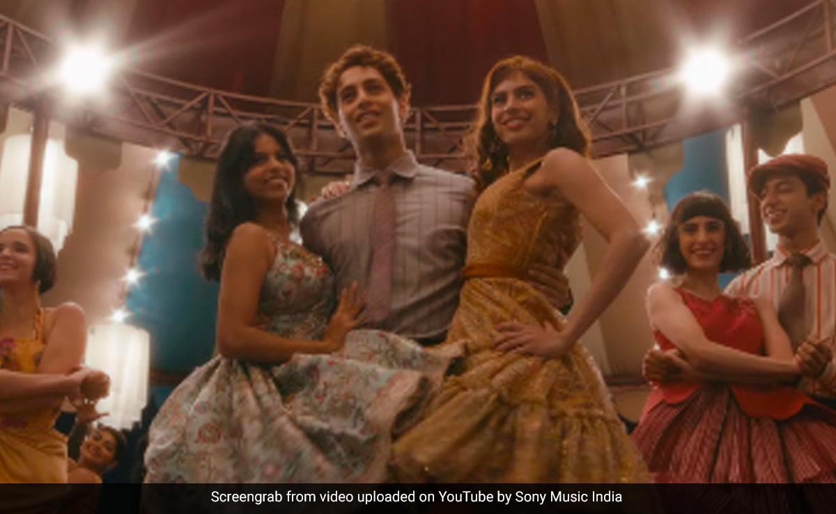 Bollywood News : "द आर्चीज" का दूसरा गाना रिलीज, सुहाना-खुशी के साथ नजर आ रहे हैं अगस्त्य