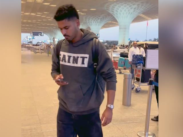 India Star श्रेयस अय्यर एयरपोर्ट पर दिखे