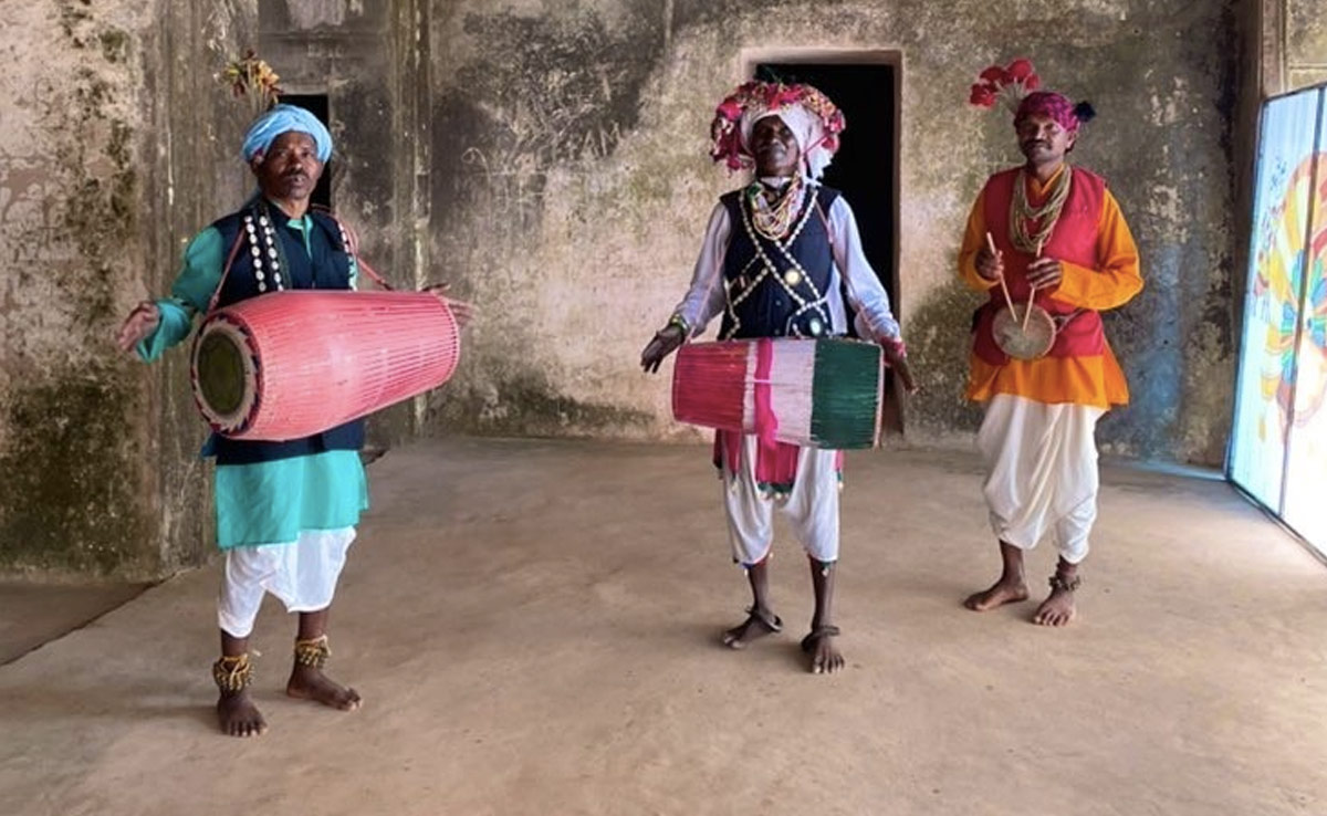 मध्यप्रदेश में आदिवासी समुदाय हर चुनाव में अपने वोटिंग का ट्रेंड बदल देता है, जानिए क्या कहते हैं आंकड़े?