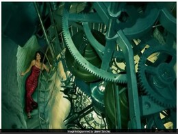 Jeff Bezos' Fiance Poses Inside ''10,000 Year Clock'' For Vogue Photoshoot, Here's What It Is Jeff Bezos' Fiance Poses Inside ''10,000 Year Clock'' For Vogue Photoshoot, Here's What It Is
