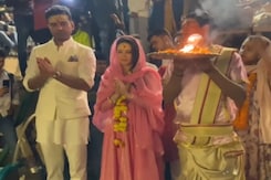 Watch: Sunny Leone Performs Ganga Aarti In Varanasi Watch: Sunny Leone Performs Ganga Aarti In Varanasi