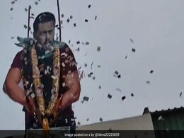 Tiger 3 का फर्स्ट डे फर्स्ट शो देखने गए फैंस का आया रिव्यू, फैंस बोले- मन गई दीवाली Tiger 3 का फर्स्ट डे फर्स्ट शो देखने गए फैंस का आया रिव्यू, फैंस बोले- मन गई दीवाली