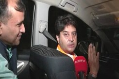 MP Election 2023: 'मैं रेस में नहीं हूं', मुख्यमंत्री बनने के सवाल पर बोले सिंधिया MP Election 2023: 'मैं रेस में नहीं हूं', मुख्यमंत्री बनने के सवाल पर बोले सिंधिया