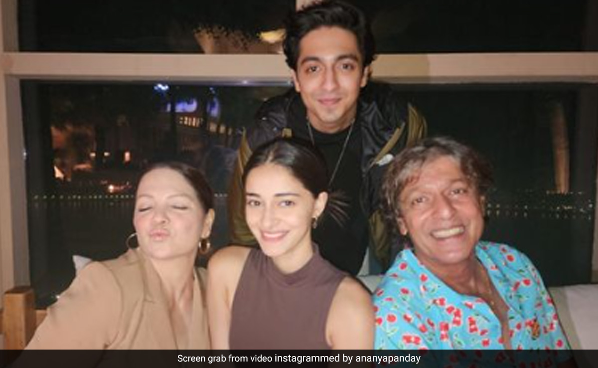 Ananya Panday's Fam-Jam With Dad Chunky, Cousin Ahaan And Aunt Deanne