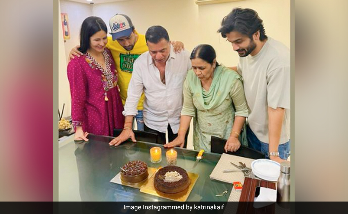 Pic: The One With Katrina Kaif And The Kaushals' Fam-Jam