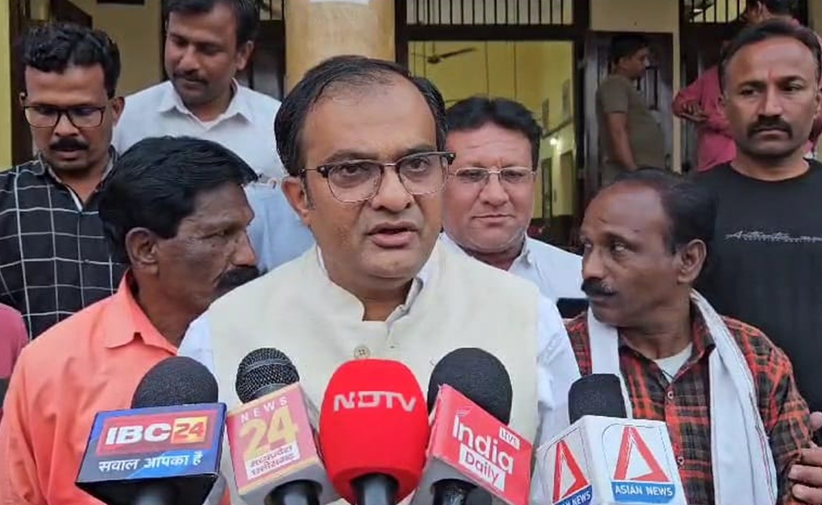 MP Elections:  BJP ने बांटी शराब और साड़ियां... चुनाव के बाद कांग्रेस प्रत्याशी ने लगाए आरोप