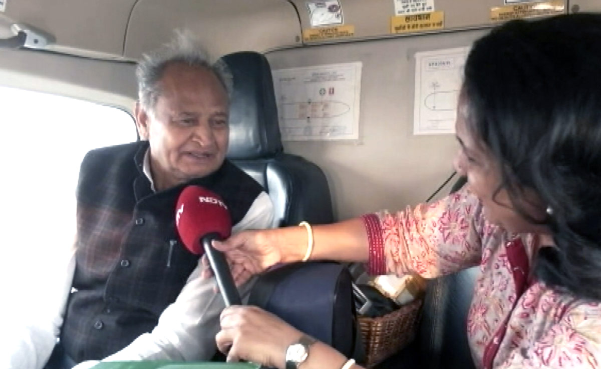 Ashok Gehlot Exclusive: 72 साल के गहलोत क्या फिर दिखाएंगे सियासी जादूगरी?