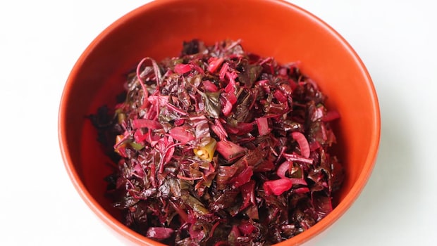 6 Surprising Reasons Laal Saag Deserves A Spot In Your Winter Diet