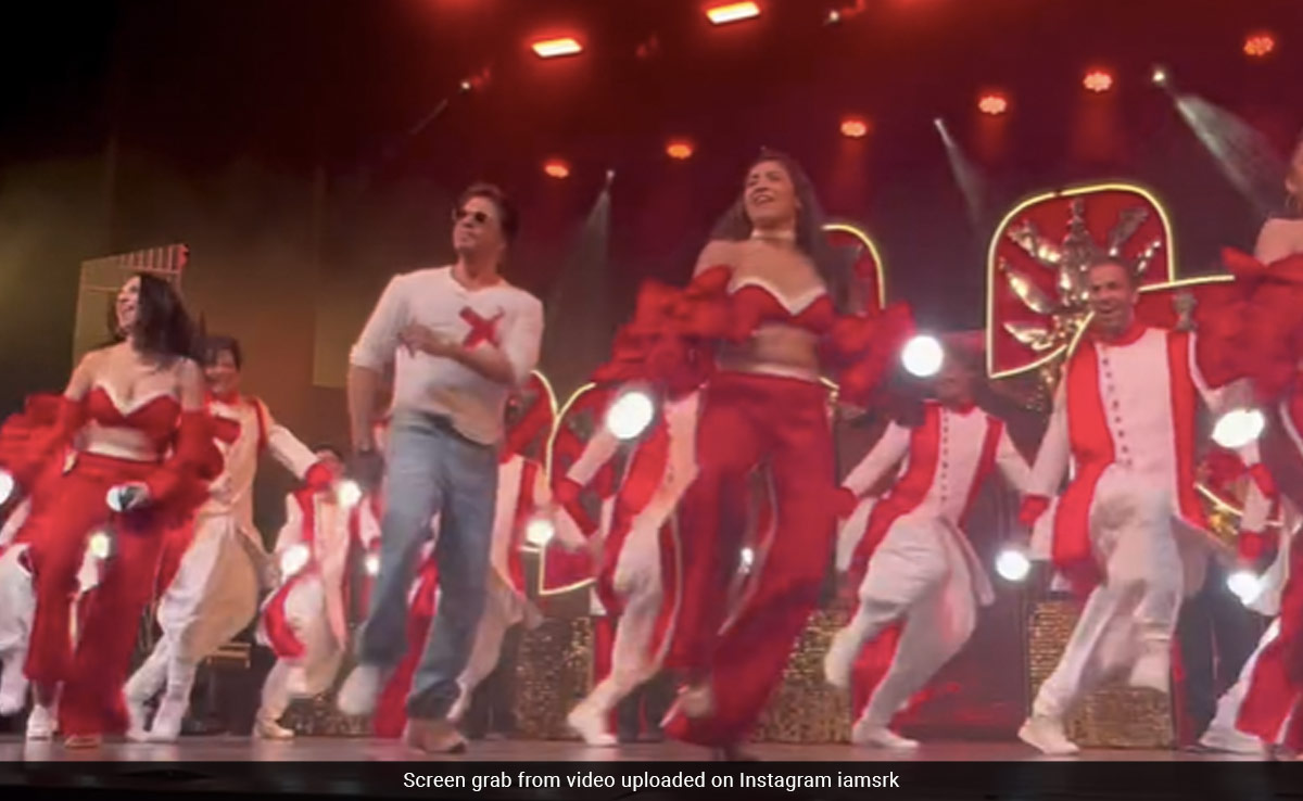 <i>Dunki</i> Event: Shah Rukh Khan Grooves To <i>Jhoome Jo Pathaan</i> And <i>Not Ramaiya Vastavaiya</i>