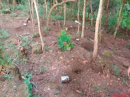 CG News: रेलवे के इस ब्रिज को उड़ाने की नक्सलियों थी प्लांनिग, जवानों ने IED बम डिफ्यूज कर फेरा पानी CG News: रेलवे के इस ब्रिज को उड़ाने की नक्सलियों थी प्लांनिग, जवानों ने IED बम डिफ्यूज कर फेरा पानी