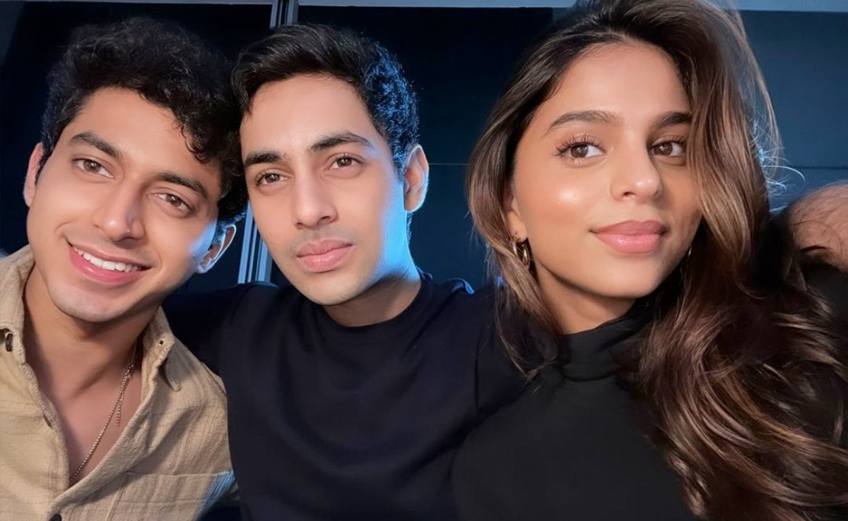 Suhana Khan's Dewy Makeup With Glossy Lips Is A Minimally Chic Spin On Night Out Glam