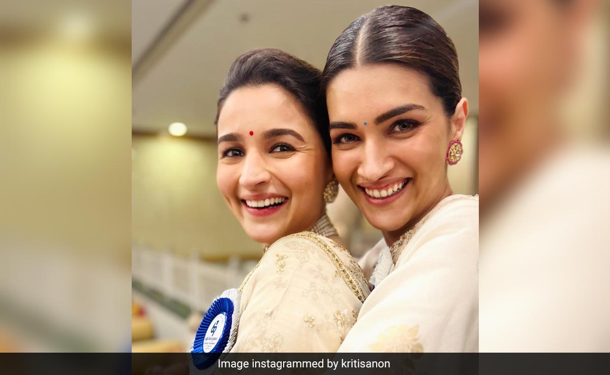 Kriti Sanon On Winning The National Award With Alia Bhatt: "Opportunities Like <i>Gangubai</i> And <i>Mimi</i> Don't Come Everyday"