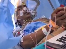 डॉक्टर ब्रेन ट्यूमर निकाल रहे थे... मरीज पियानो बजाकर करता रहा हनुमान चालीसा का पाठ डॉक्टर ब्रेन ट्यूमर निकाल रहे थे... मरीज पियानो बजाकर करता रहा हनुमान चालीसा का पाठ