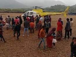राजस्थान के खेत में हेलीकॉप्टर की इमरजेंसी लैंडिंग, देखने के लिए उमड़ी ग्रामीणों की भीड़