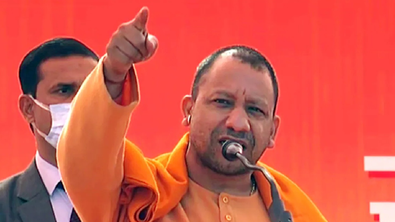 Rajasthan Election 2023: बाड़मेर में सीएम योगी ने कांग्रेस सरकार पर साधा निशाना
