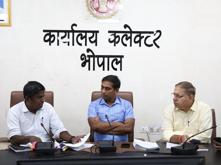 NGT का निर्देश- भोपाल में ग्रीन बेल्ट एरिया की 692 लोकेशनों से हटे अतिक्रमण, कलेक्टर ने ली बैठक