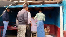 Jabalpur में बुजुर्गों और दिव्यांगों ने डाला वोट, घर-घर पहुंची मतदान टीम