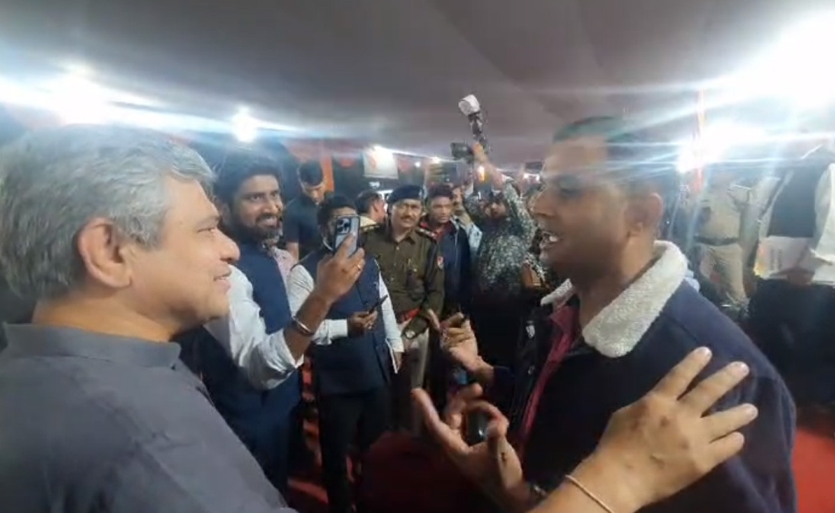 Video: Ashwini Vaishnaw's Visit To Delhi Railway Station Amid Festive Rush