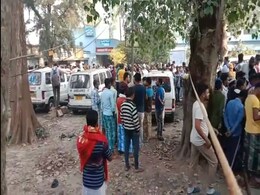 TMC नेता की हत्या के बाद पश्चिम बंगाल में स्थिति तनावपूर्ण, संदिग्ध की पीट-पीटकर हत्या TMC नेता की हत्या के बाद पश्चिम बंगाल में स्थिति तनावपूर्ण, संदिग्ध की पीट-पीटकर हत्या